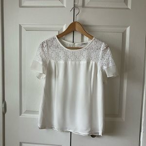 Kenneth Lady White Short Sleeve Blouse with Lace Detail EUC